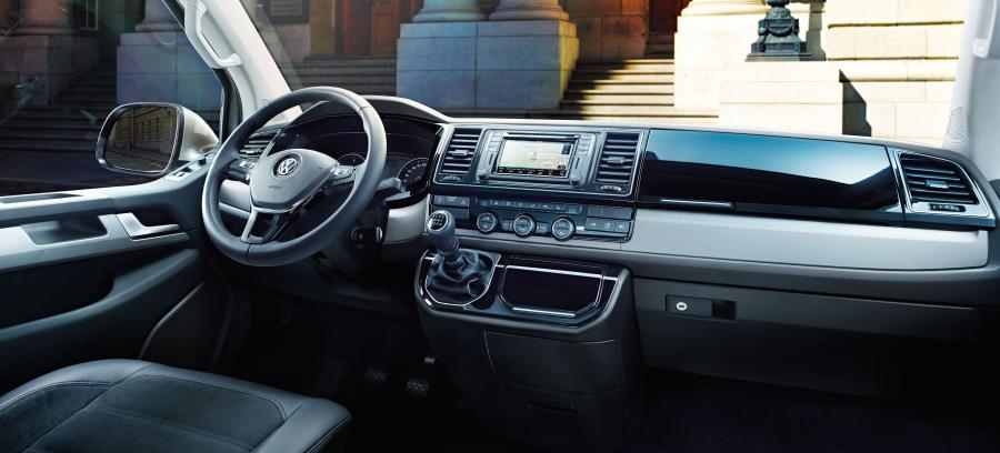  Volkswagen Multivan 2015 года  (фото 3 из 20)